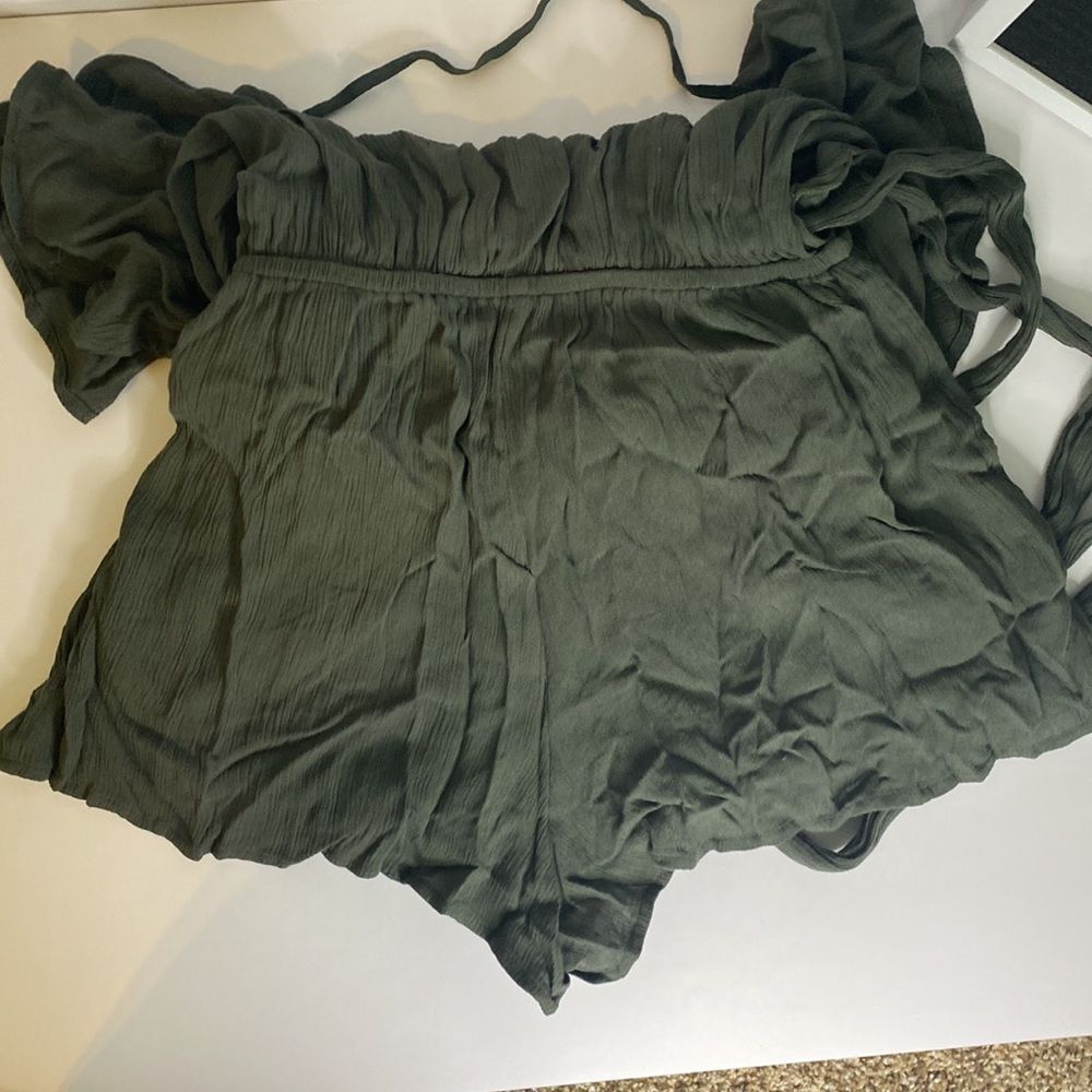 🦋🦋O’neill Green Ruffle Romper:) NWOT - Picture 5 of 5